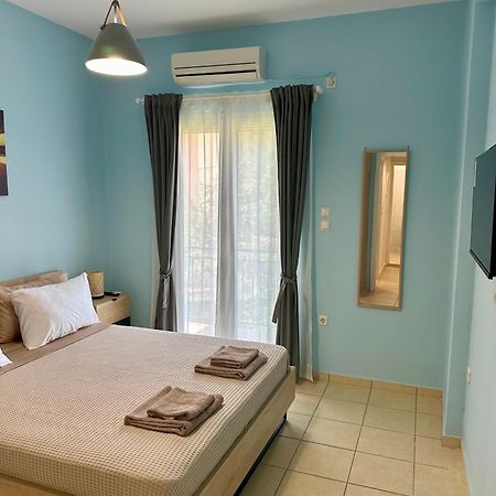 Seaside Escape Apartments - Poseidon Palaiá Fókaia Eksteriør billede