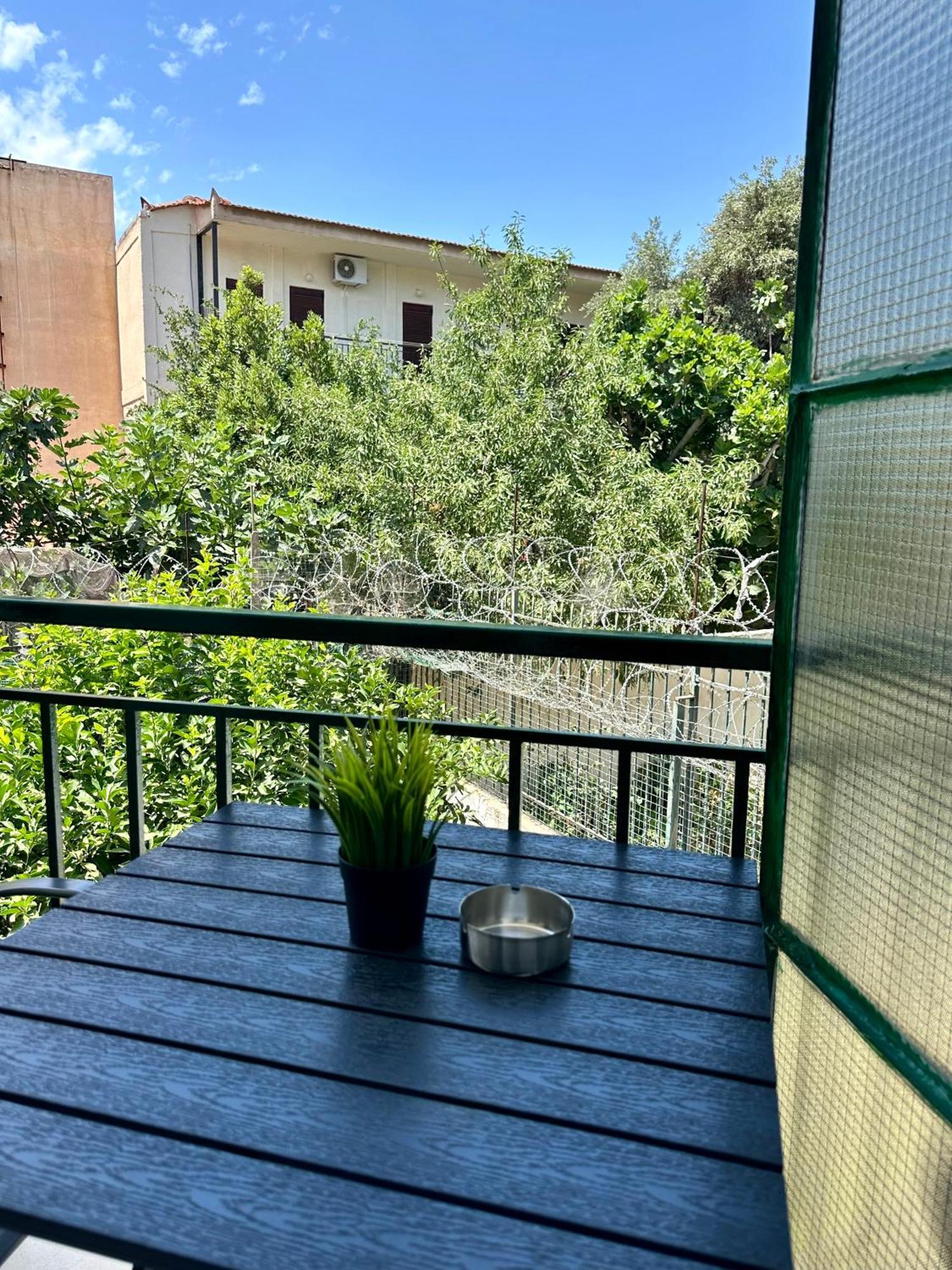 Seaside Escape Apartments - Poseidon Palaiá Fókaia Eksteriør billede